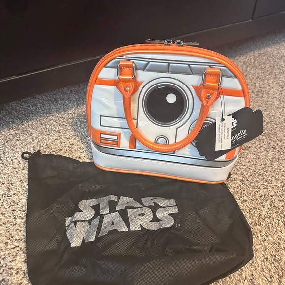 BB8 Star Wars Second generation Loungefly purse - Picture 1 of 3